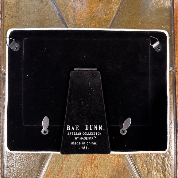 Rae Dunn PEACE & PAWS Pet Paw Christmas Ceramic 4x6 Picture Frame BRAND NEW!! - Picture 2 of 2